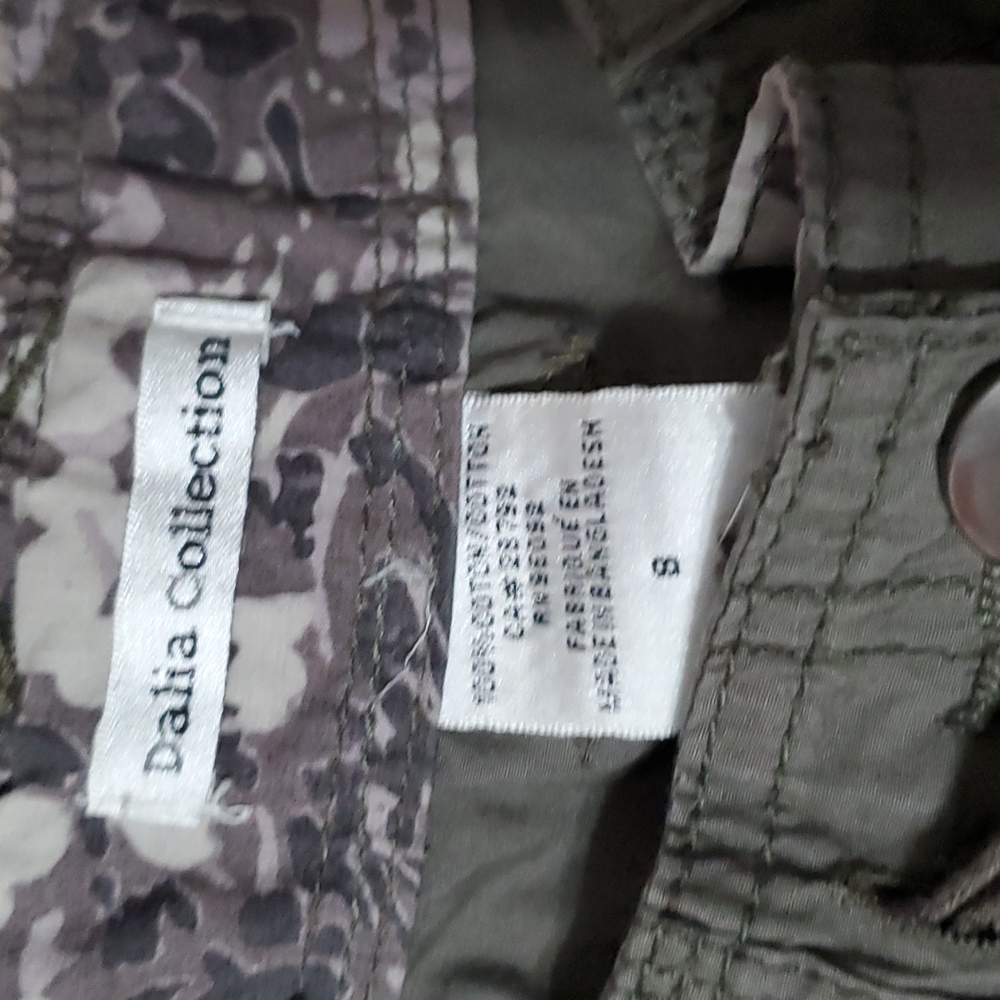 Dalia  collection  shorts - Picture 2 of 3